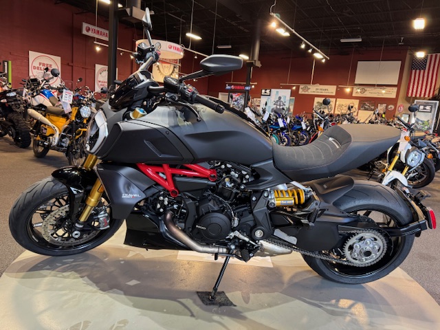 2022 Ducati Diavel 1260 S at Martin Moto