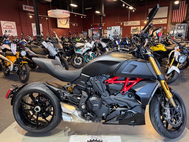 2022 Ducati Diavel 1260 S at Martin Moto