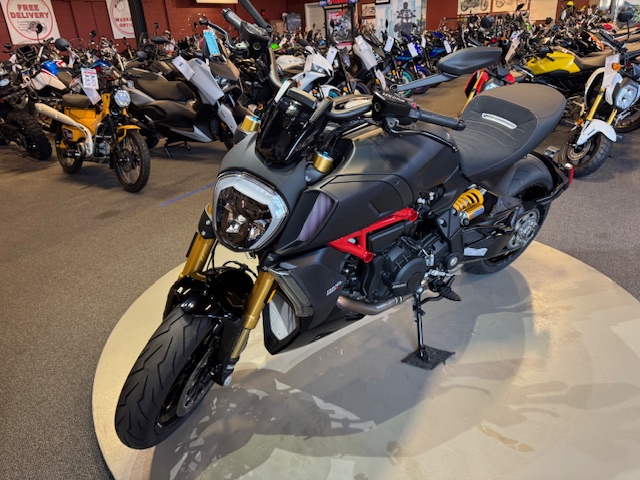 2022 Ducati Diavel 1260 S at Martin Moto