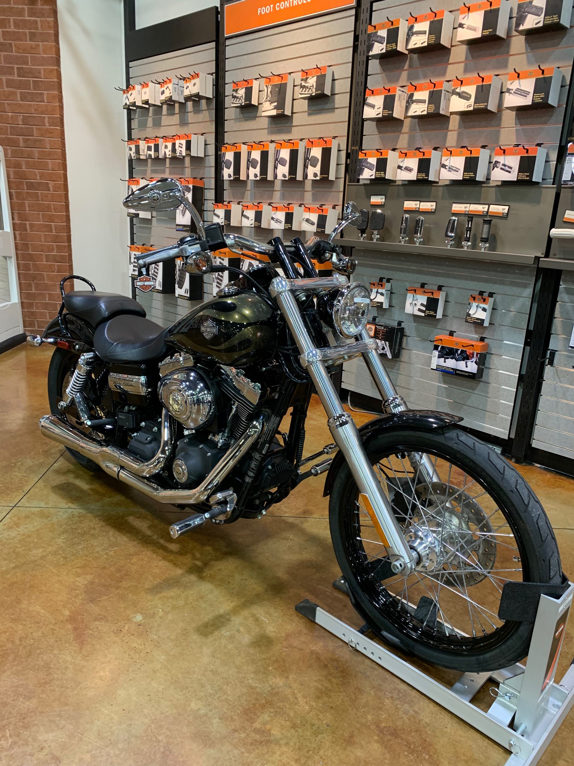 2015 Harley-Davidson Dyna Wide Glide at Colonial Harley-Davidson