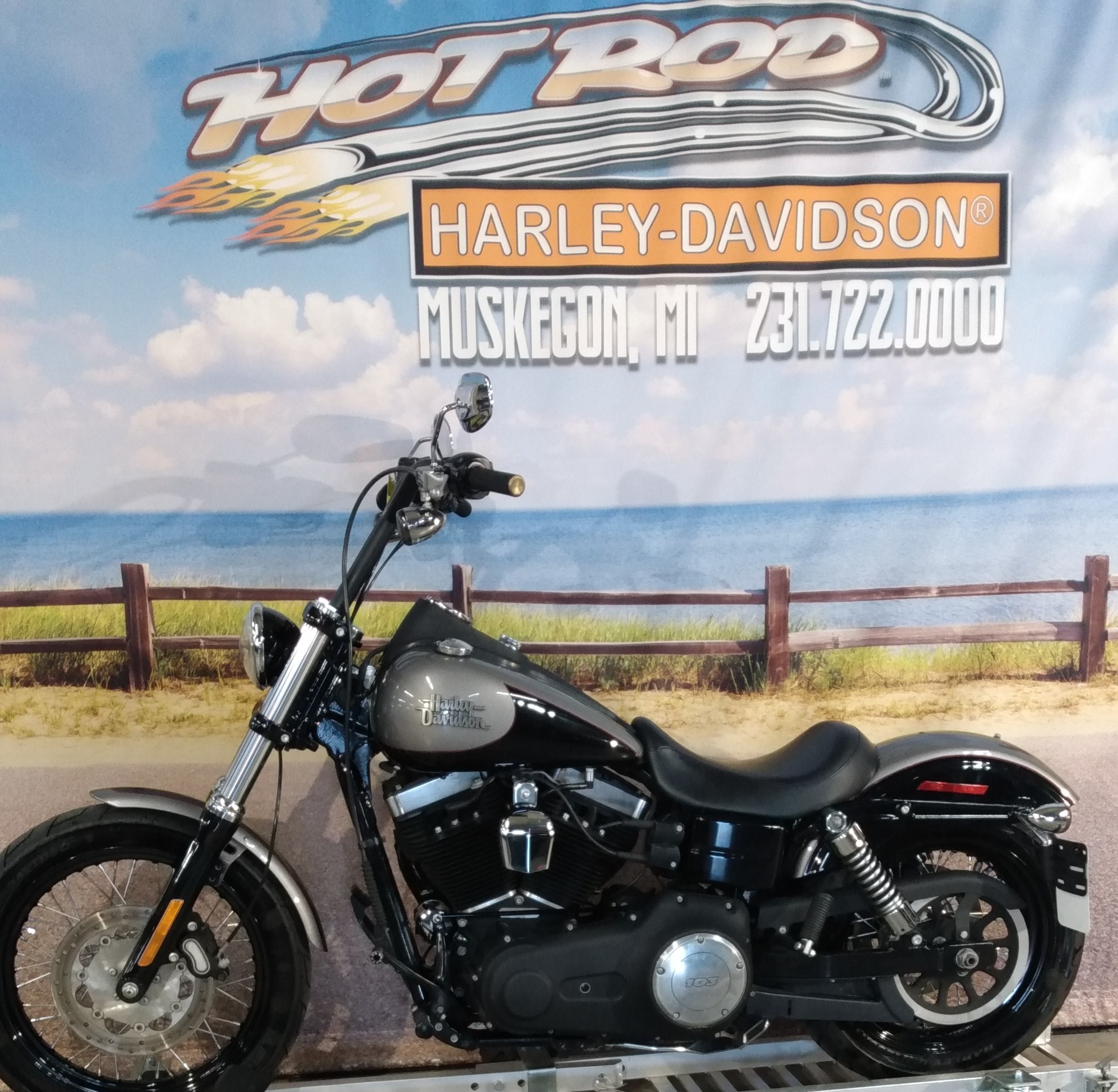 2016 Harley-Davidson Dyna Street Bob at Hot Rod Harley-Davidson