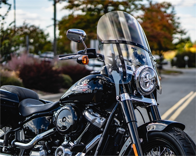 2018 softail online slim windshield