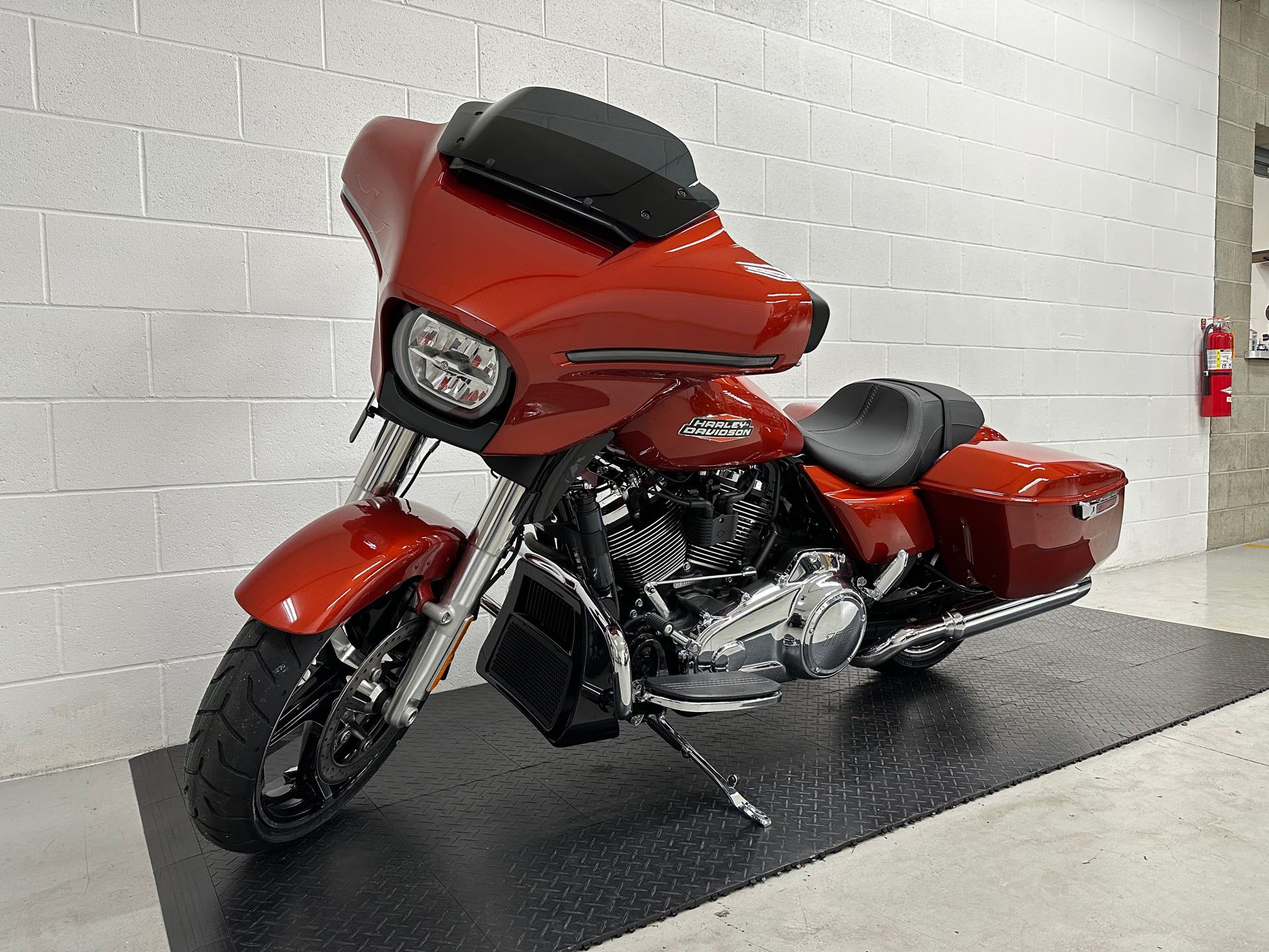 2024 Harley-Davidson Street Glide Base at Destination Harley-Davidson®, Silverdale, WA 98383