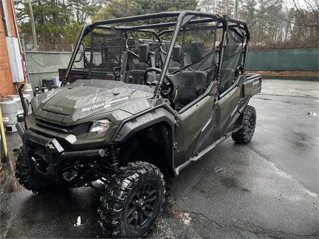 2024 Honda Pioneer 1000-6 Crew Deluxe at Kent Motorsports, New Braunfels, TX 78130