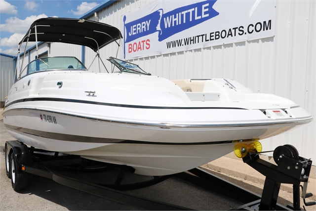 2000 Chris Craft 232 at Jerry Whittle Boats