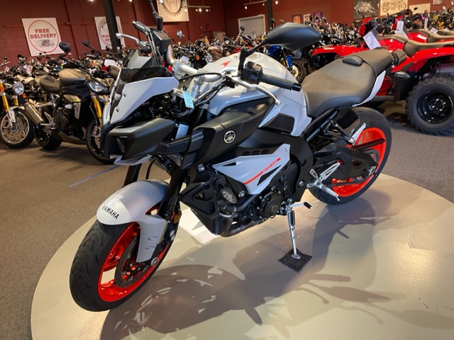 2020 Yamaha MT 10 at Martin Moto