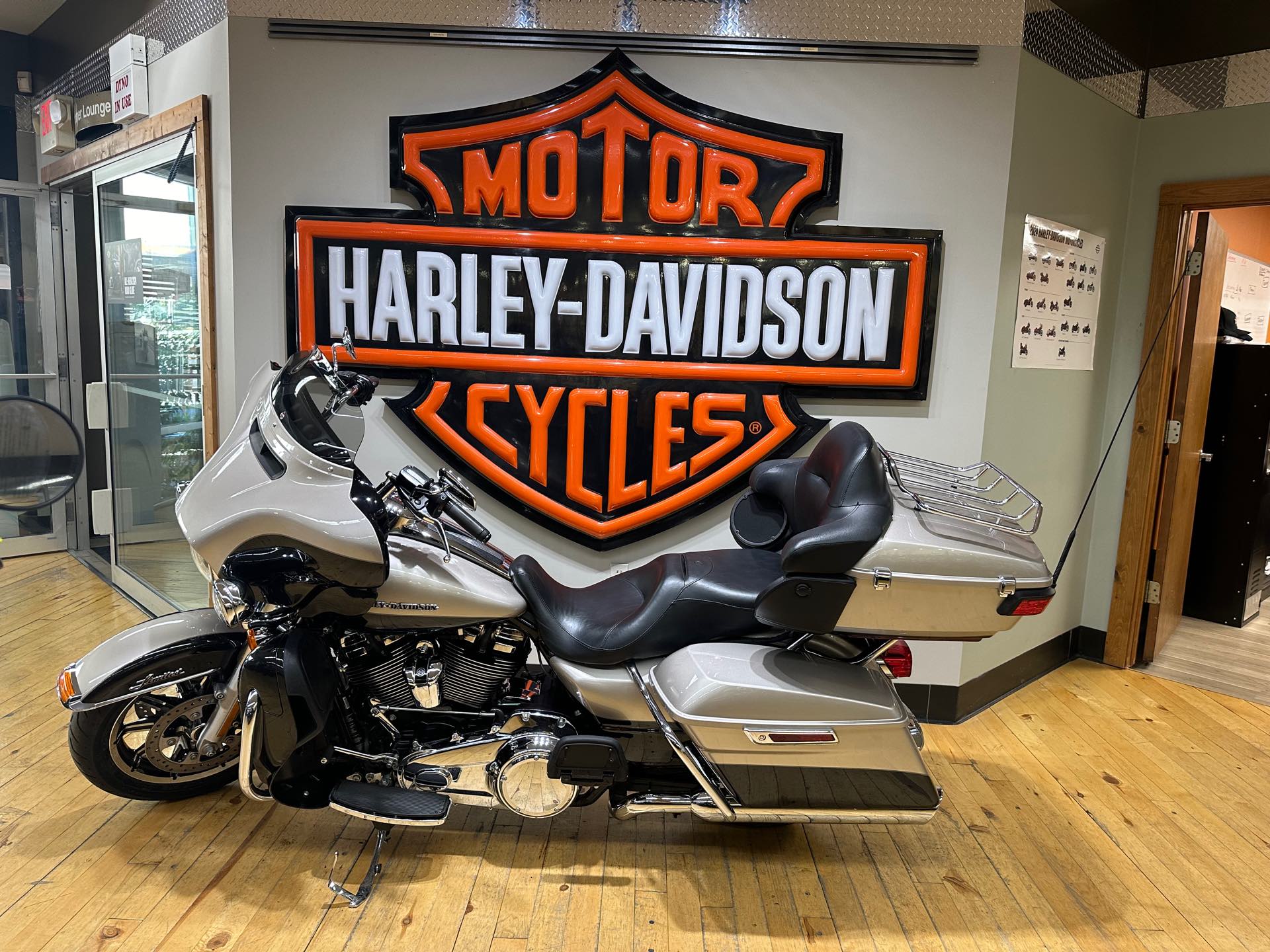 2018 Harley-Davidson Electra Glide Ultra Limited Low at Zips 45th Parallel Harley-Davidson