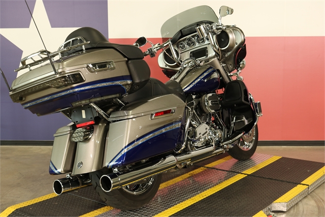 2016 Harley-Davidson Electra Glide CVO Limited at Texas Harley