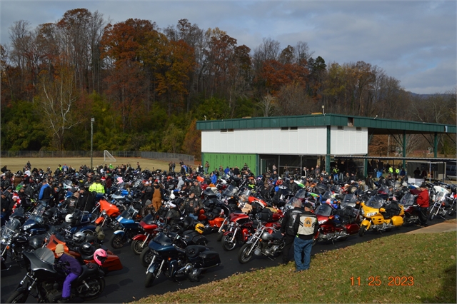 2023 Nov 25 Polk County Toy Run Photos at Smoky Mountain HOG