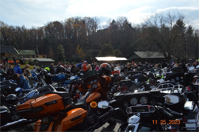 2023 Nov 25 Polk County Toy Run Photos at Smoky Mountain HOG