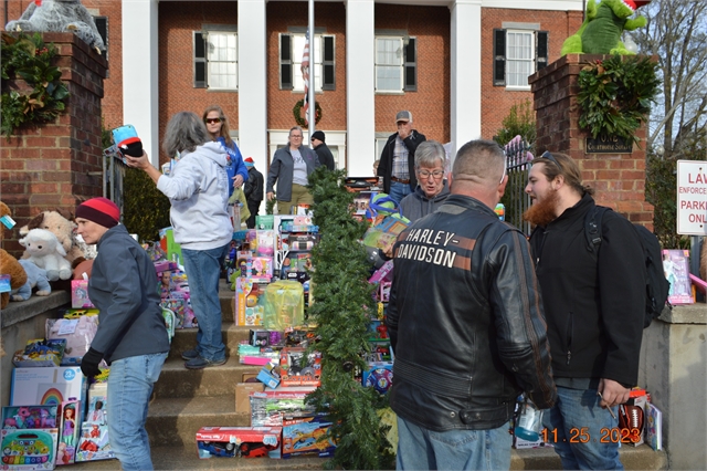 2023 Nov 25 Polk County Toy Run Photos at Smoky Mountain HOG