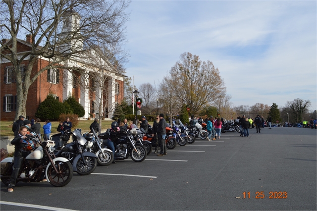 2023 Nov 25 Polk County Toy Run Photos at Smoky Mountain HOG