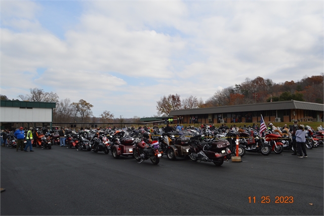 2023 Nov 25 Polk County Toy Run Photos at Smoky Mountain HOG