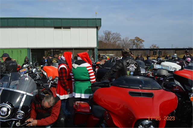 2023 Nov 25 Polk County Toy Run Photos at Smoky Mountain HOG