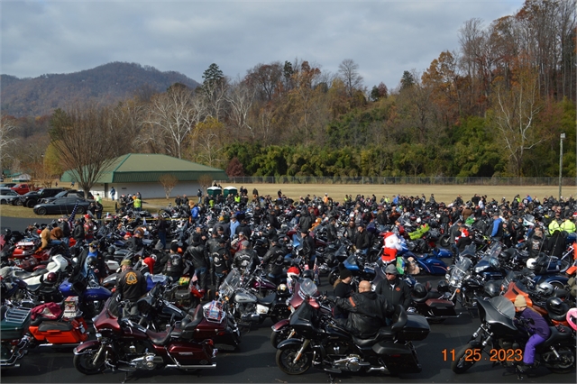 2023 Nov 25 Polk County Toy Run Photos at Smoky Mountain HOG