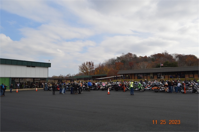 2023 Nov 25 Polk County Toy Run Photos at Smoky Mountain HOG