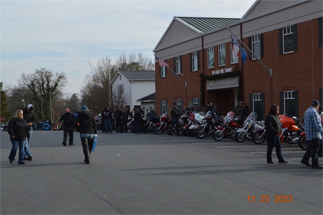 2023 Nov 25 Polk County Toy Run Photos at Smoky Mountain HOG