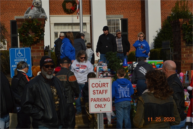 2023 Nov 25 Polk County Toy Run Photos at Smoky Mountain HOG