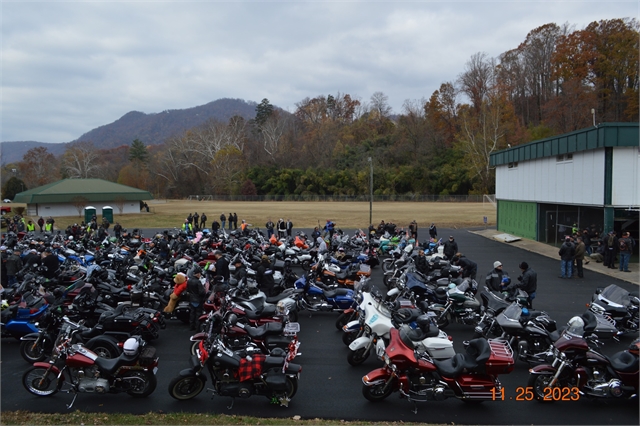 2023 Nov 25 Polk County Toy Run Photos at Smoky Mountain HOG