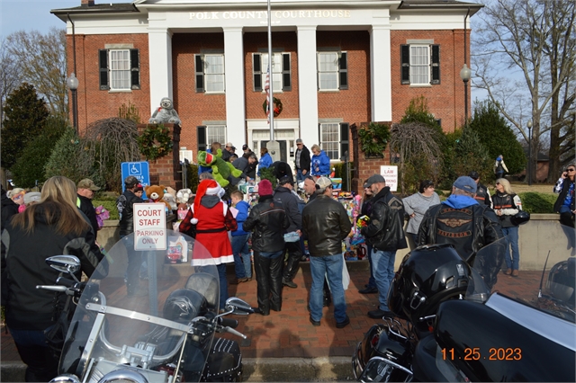 2023 Nov 25 Polk County Toy Run Photos at Smoky Mountain HOG