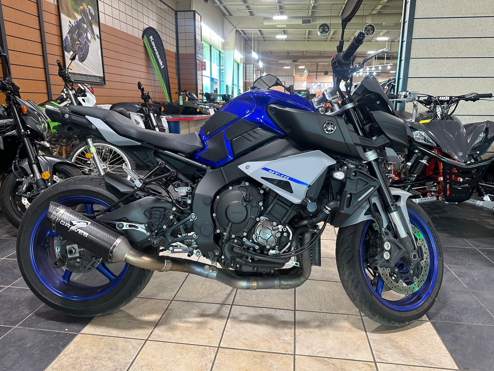 2021 Yamaha MT 10 at Wood Powersports Fayetteville