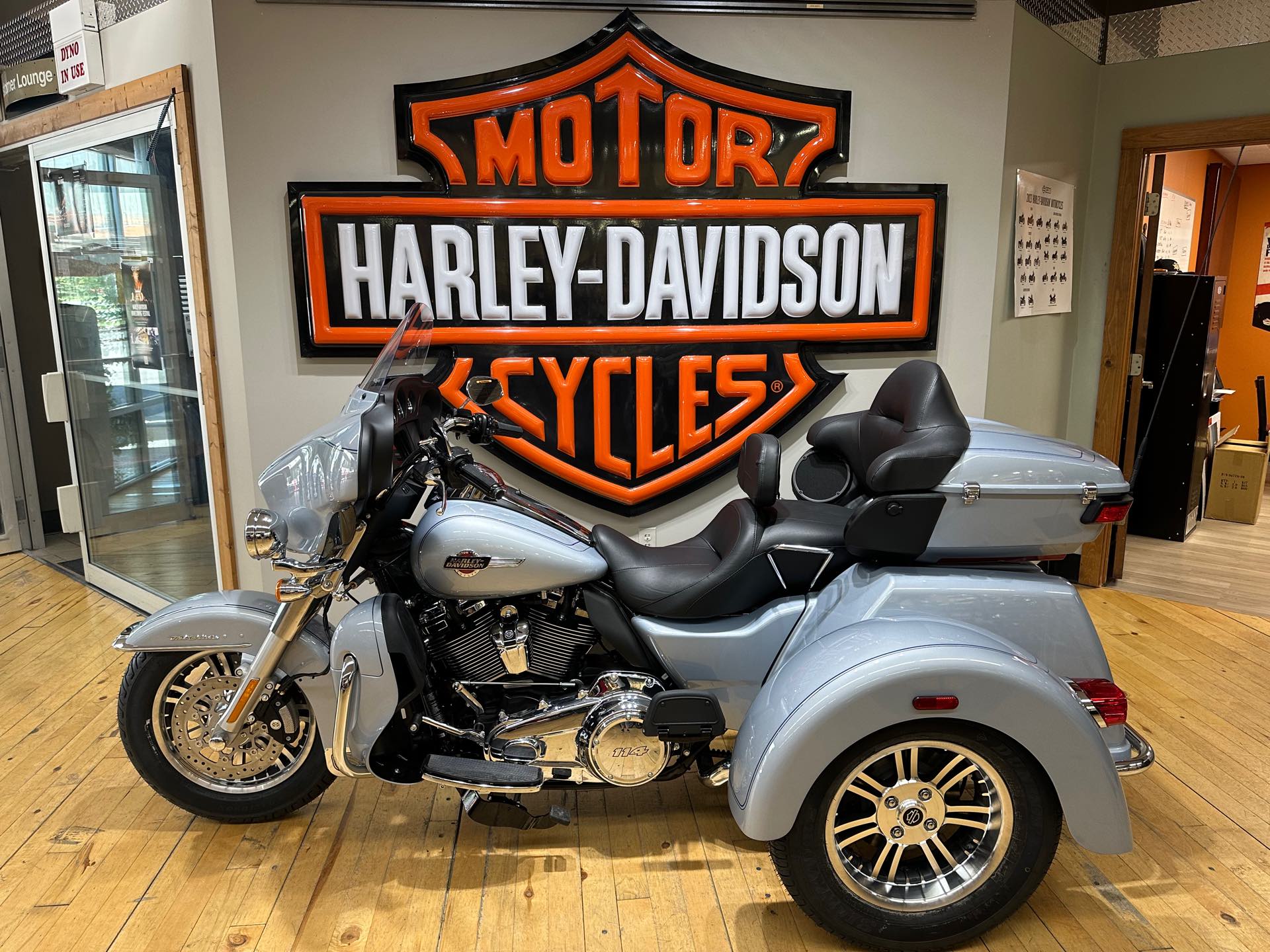 2016 Harley-Davidson® Tri Glide® Ultra Base