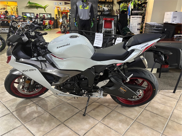 2025 Kawasaki Ninja ZX-6R ABS at Dale's Fun Center, Victoria, TX 77904