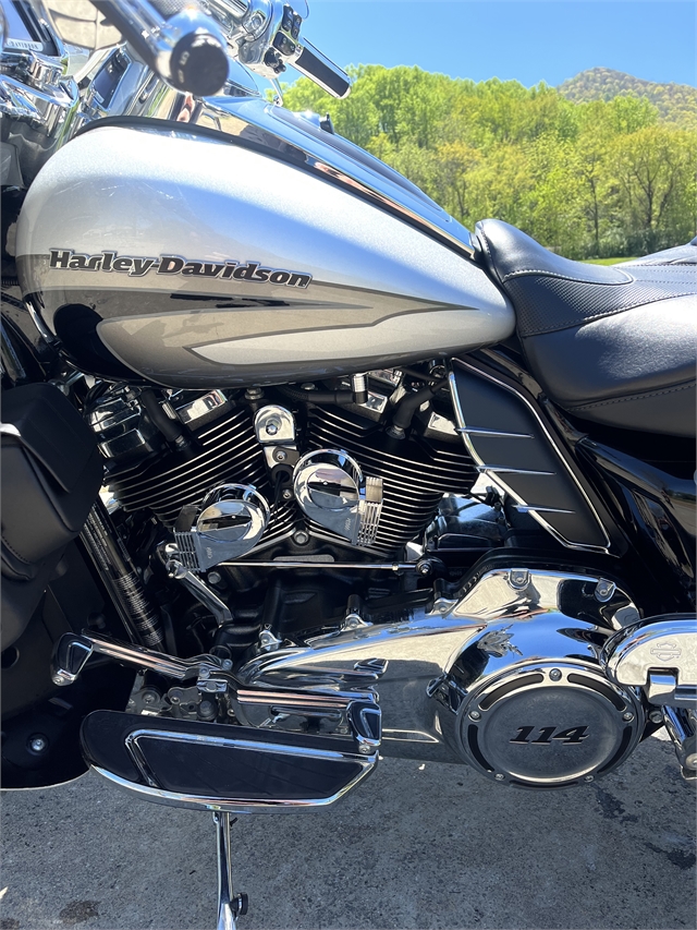 2017 Harley-Davidson Electra Glide CVO Limited at Harley-Davidson of Asheville