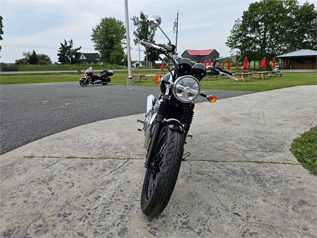 2024 Royal Enfield Twins INT650 at Classy Chassis & Cycles