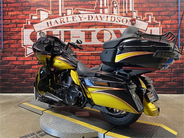 2017 Harley-Davidson Road Glide Ultra at Chi-Town Harley-Davidson