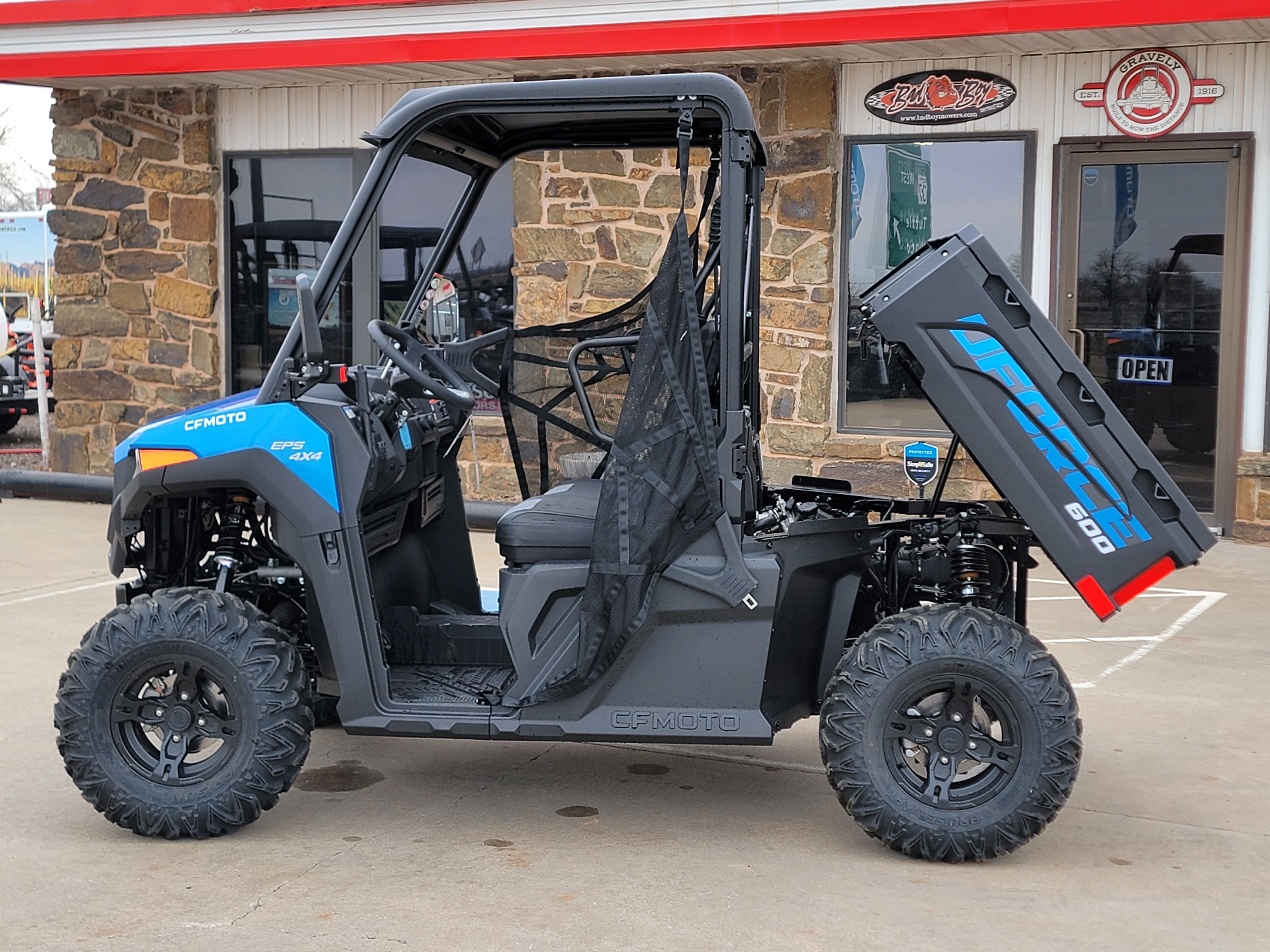 2023 CFMOTO UFORCE 600 at Xtreme Outdoor Equipment