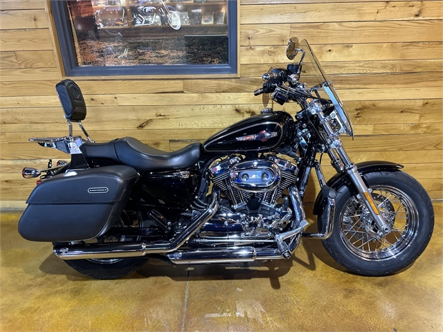 2017 Harley-Davidson Sportster 1200 Custom at Thunder Road Harley-Davidson