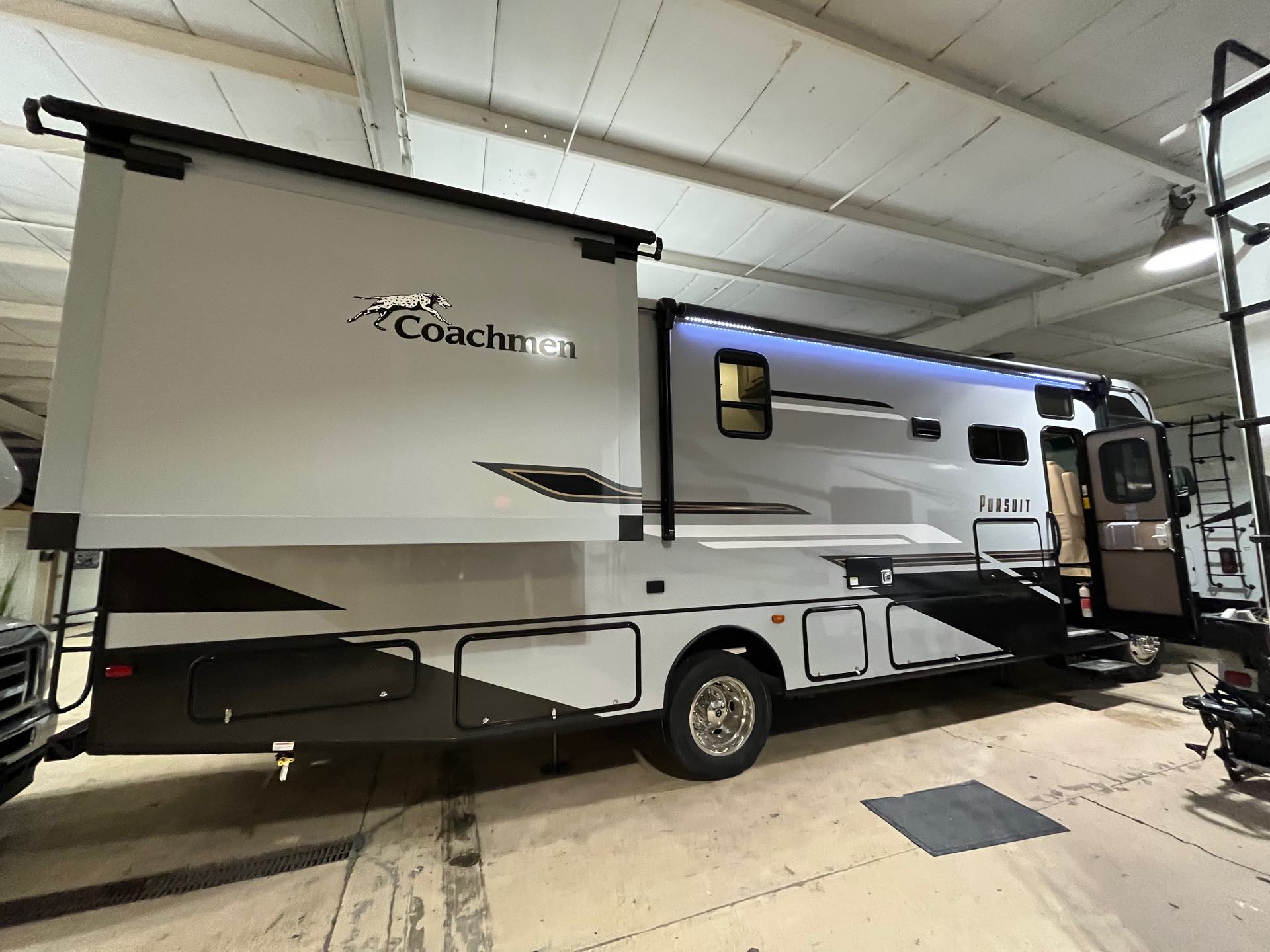 2023 Coachmen Pursuit 31TS at Prosser's Premium RV Outlet