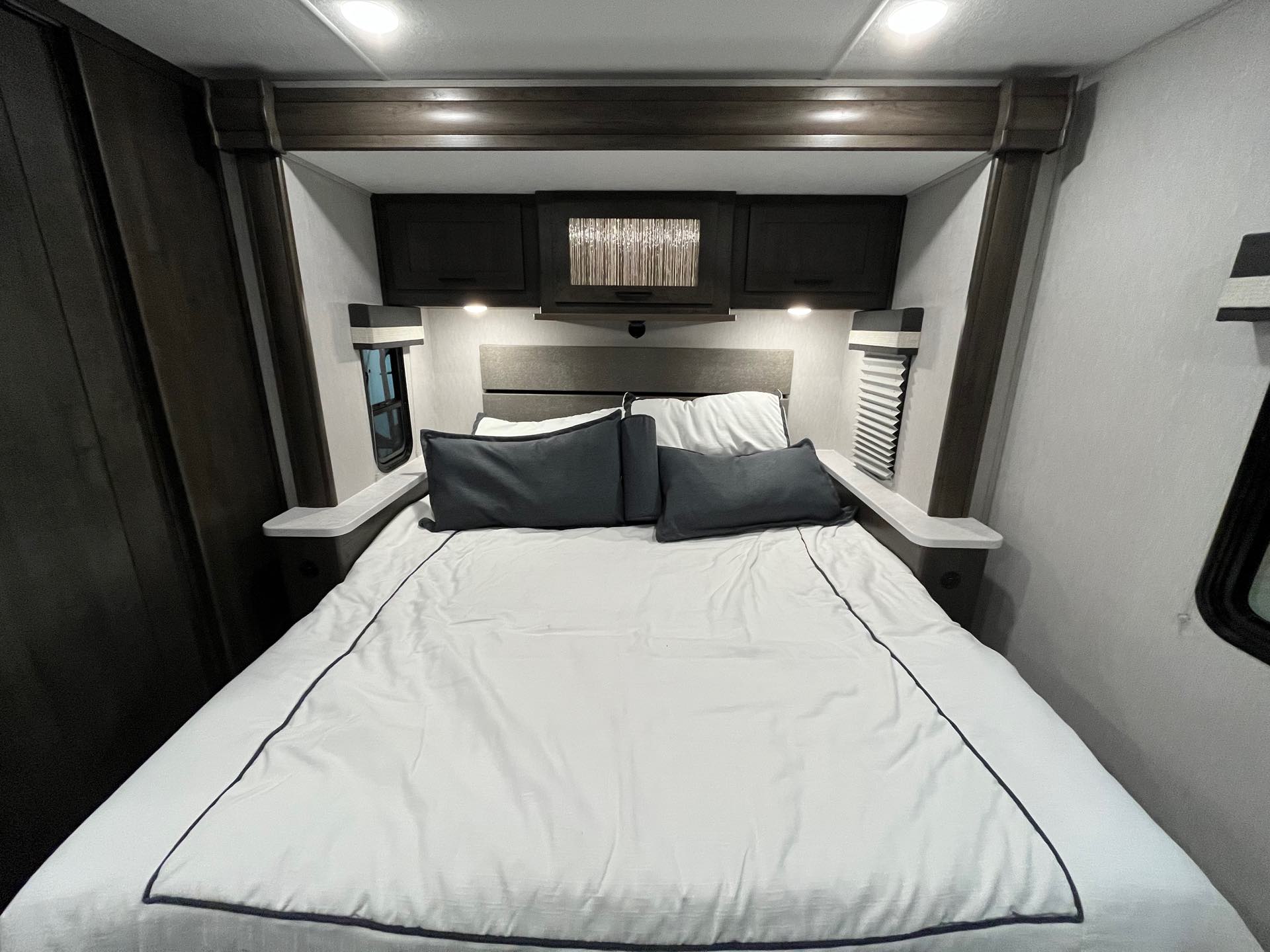 2023 Coachmen Pursuit 31TS | Prosser's Premium RV Outlet