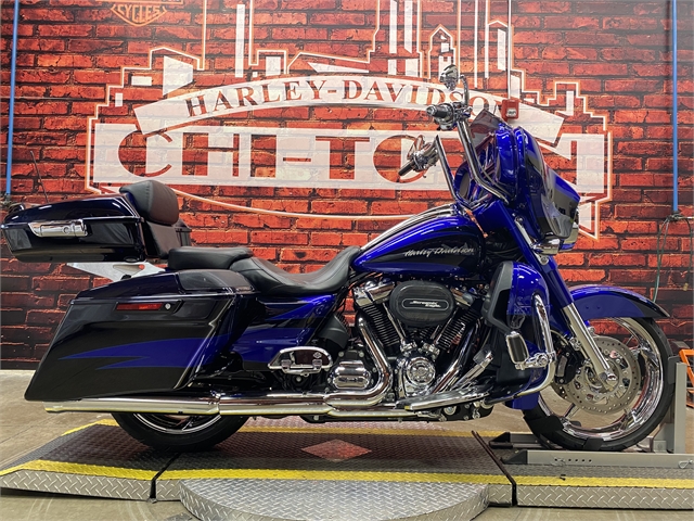 2017 Harley-Davidson Street Glide CVO Street Glide at Chi-Town Harley-Davidson