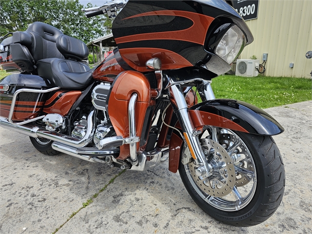 2015 Harley-Davidson Road Glide CVO Ultra at Classy Chassis & Cycles