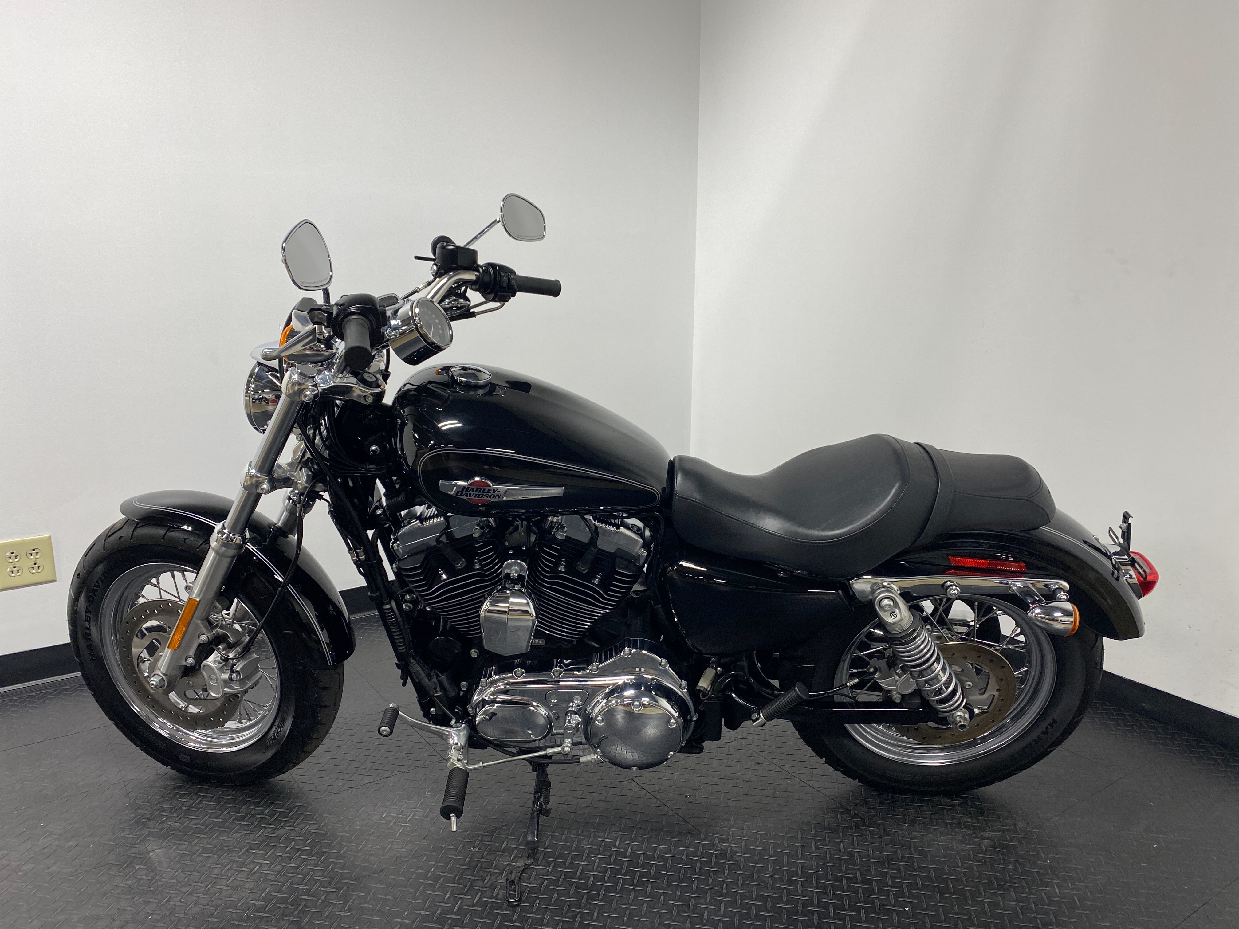 2017 Harley-Davidson Sportster 1200 Custom at Cannonball Harley-Davidson