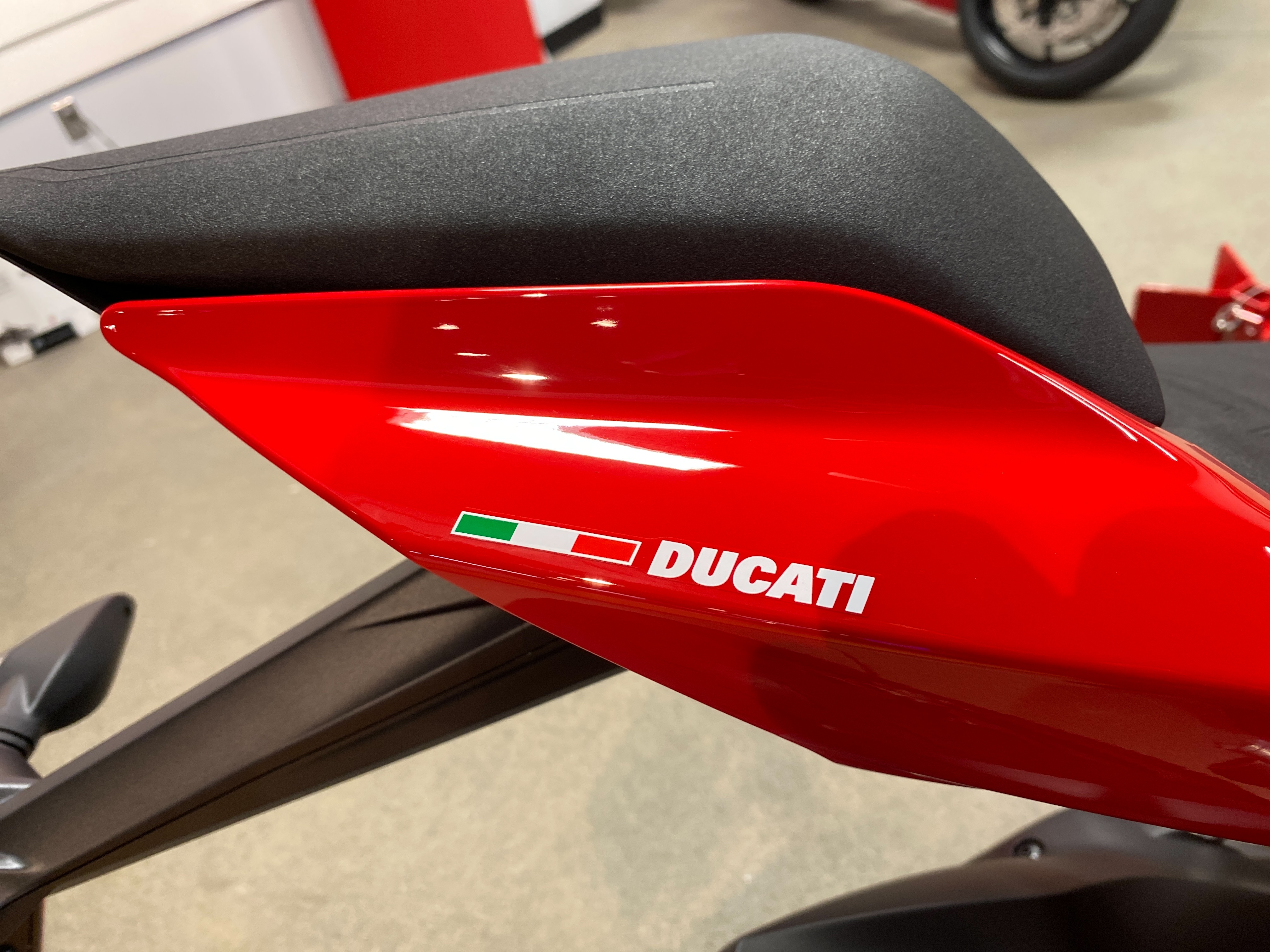 2023 Ducati Panigale V2 at Frontline Eurosports