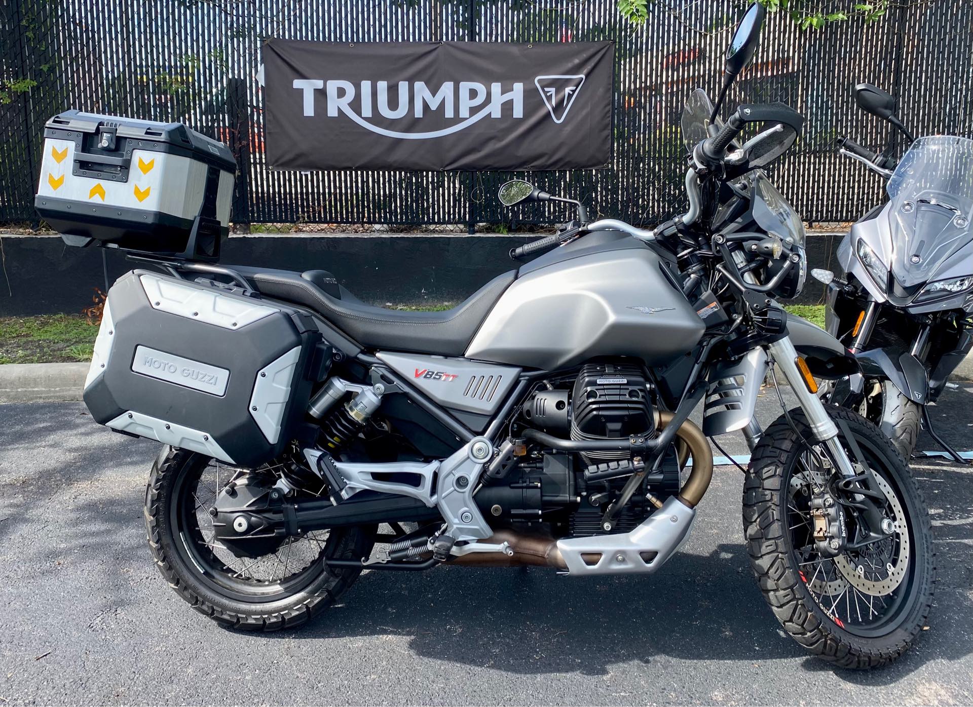 2020 Moto Guzzi V85 TT E4 at Tampa Triumph, Tampa, FL 33614