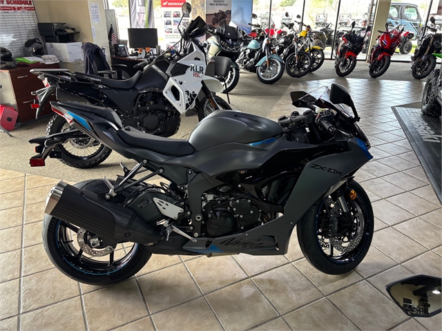 2025 Kawasaki Ninja ZX-6R Base at Dale's Fun Center, Victoria, TX 77904