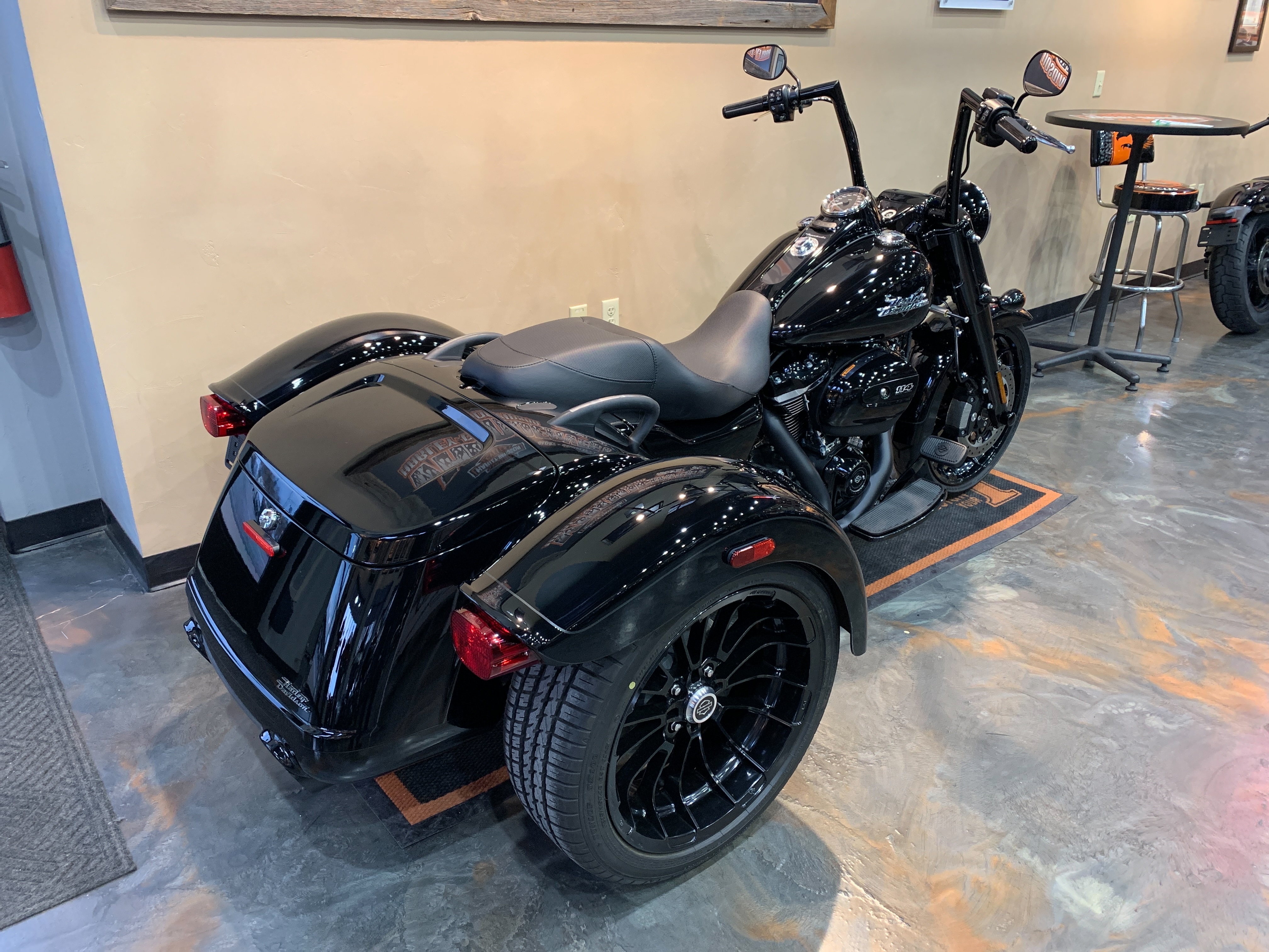 2024 Harley-Davidson Trike Freewheeler at Vandervest Harley-Davidson, Green Bay, WI 54303