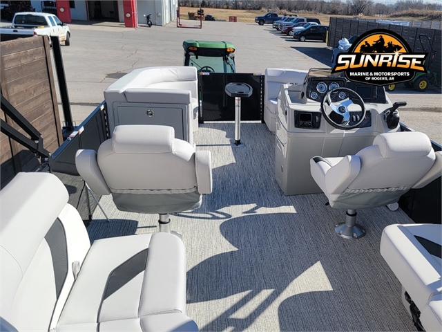 2024 SunCatcher Select 320RC at Sunrise Marine & Motorsports
