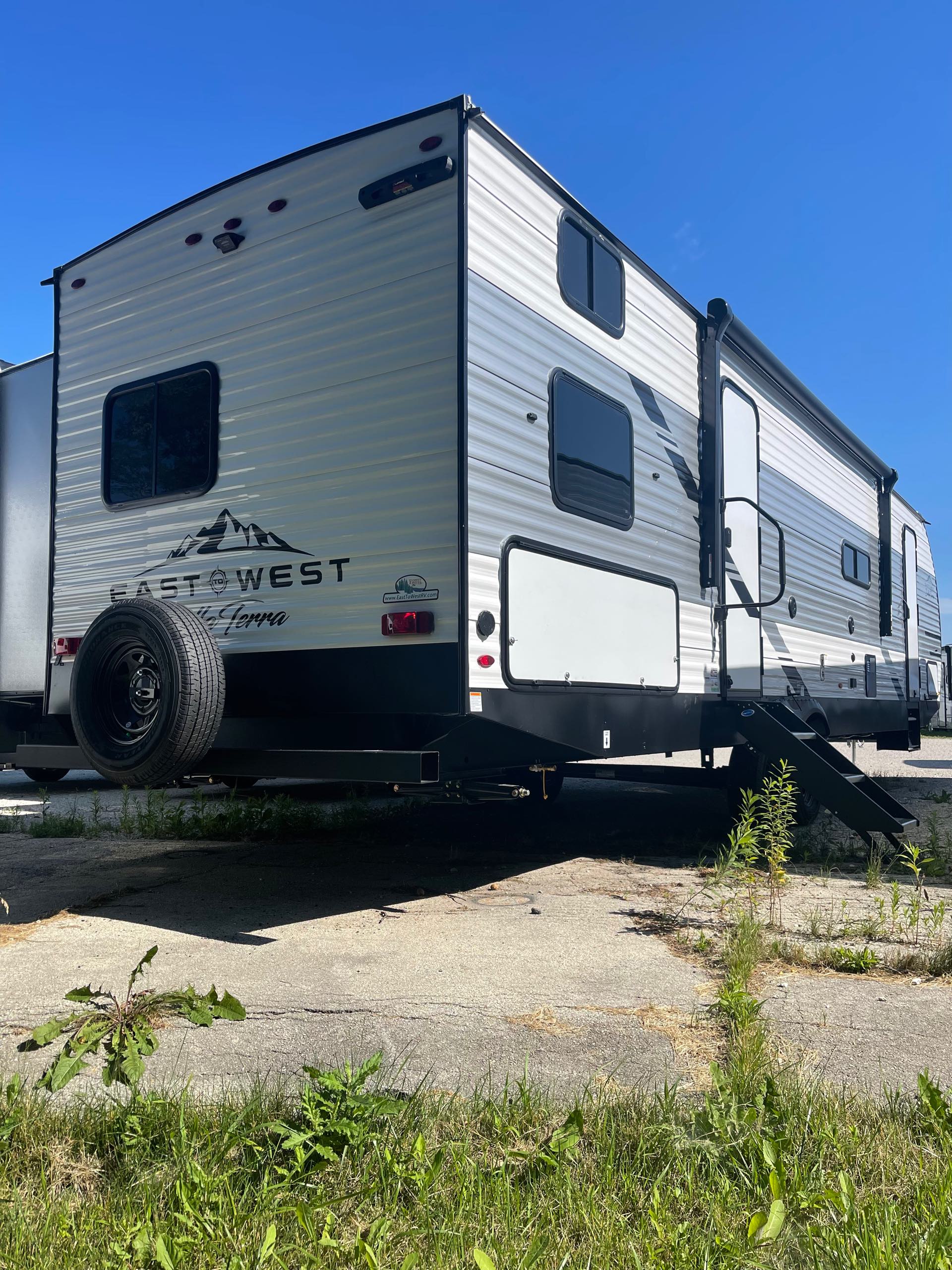 2022 East To West Della Terra 312BH at Prosser's Premium RV Outlet