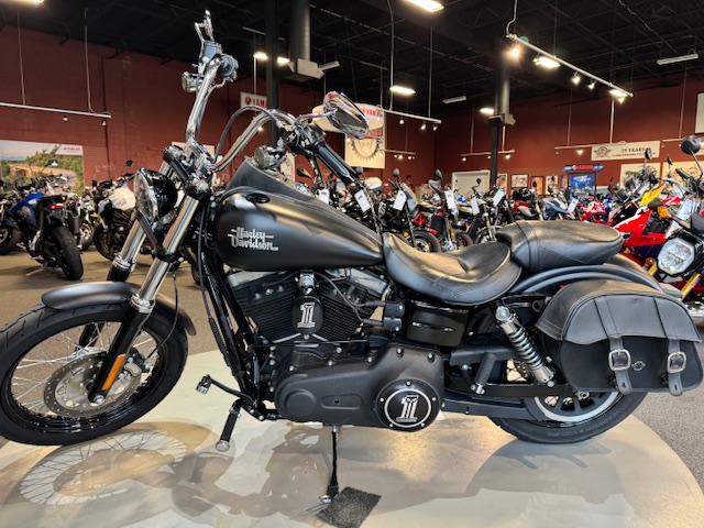 2017 Harley-Davidson Dyna Street Bob at Martin Moto