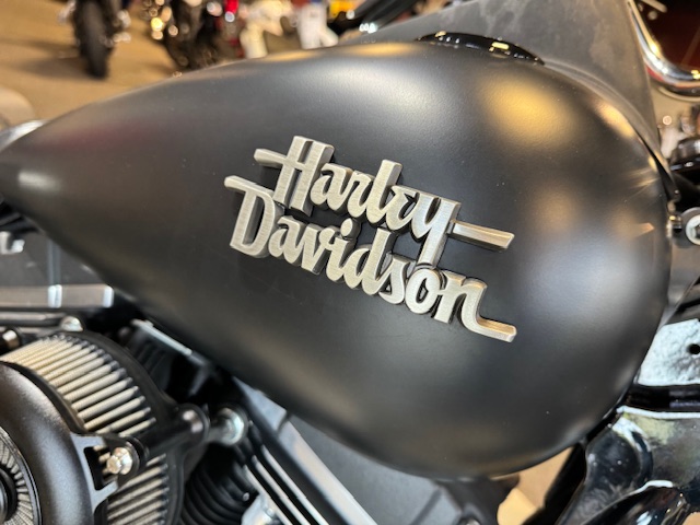 2017 Harley-Davidson Dyna Street Bob at Martin Moto