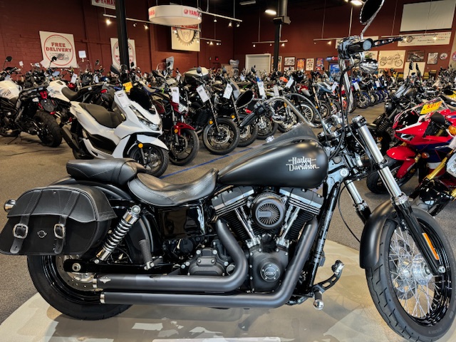 2017 Harley-Davidson Dyna Street Bob at Martin Moto