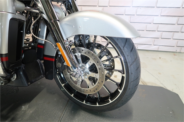 2019 Harley-Davidson Street Glide CVO Street Glide at Wolverine Harley-Davidson