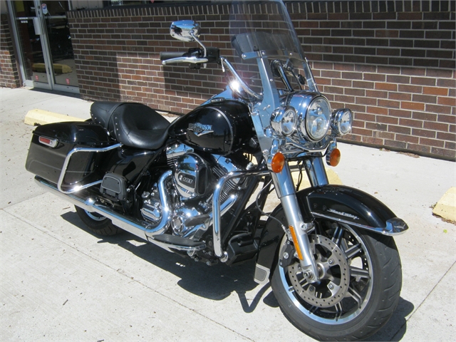 2016 Harley-Davidson Road King at Brenny's Motorcycle Clinic, Bettendorf, IA 52722
