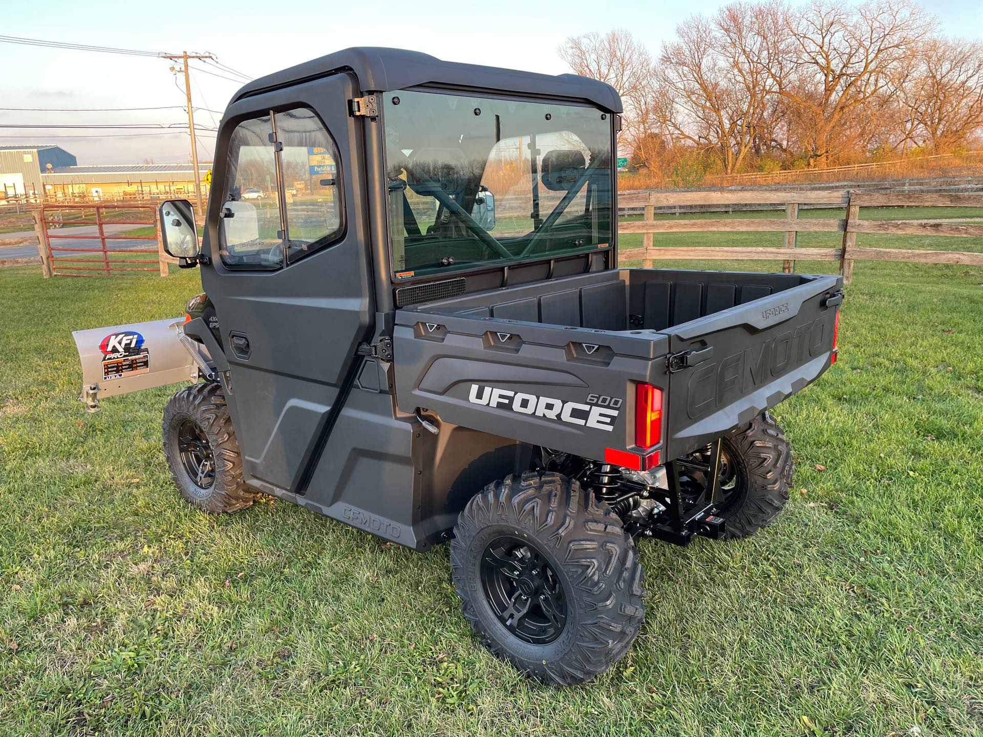 2025 CFMOTO UFORCE 600 at Randy's Cycle