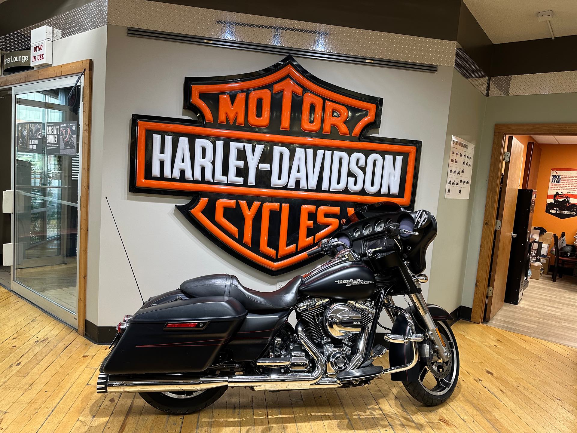 2016 Harley-Davidson Street Glide Special at Zips 45th Parallel Harley-Davidson